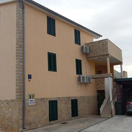 Apartmani Jakovljevic Murter Exterior foto