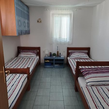 Apartmani Jakovljevic Murter Exterior foto
