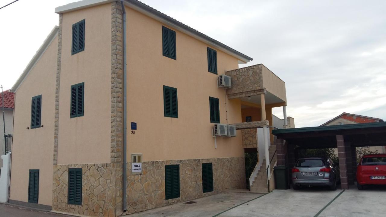 Apartmani Jakovljevic Murter Exterior foto