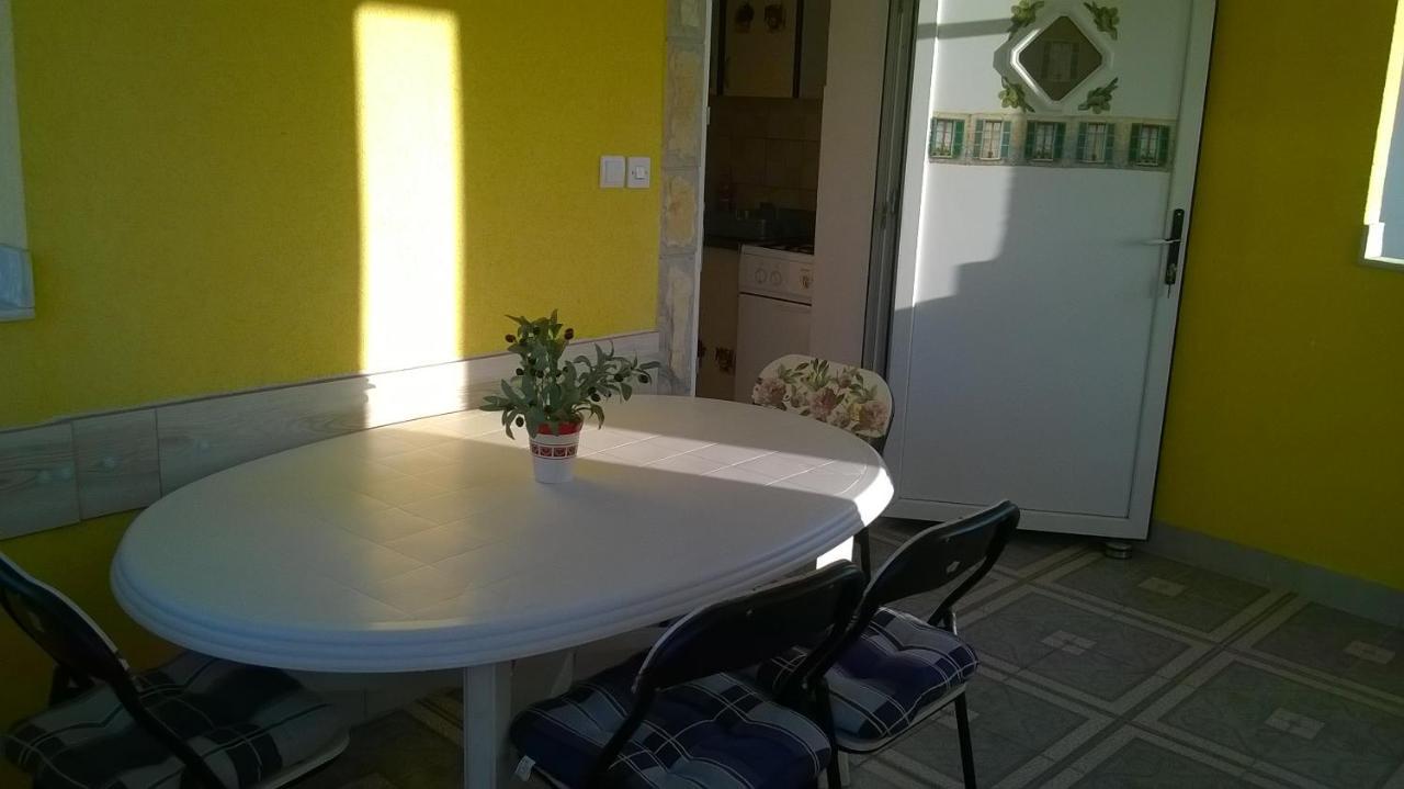 Apartmani Jakovljevic Murter Exterior foto
