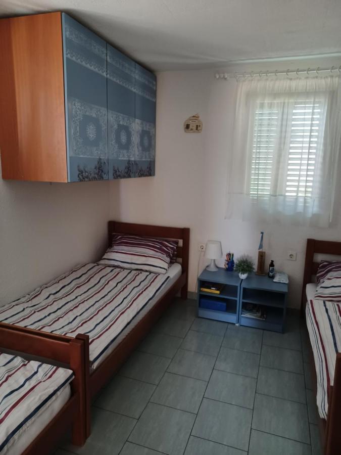 Apartmani Jakovljevic Murter Exterior foto