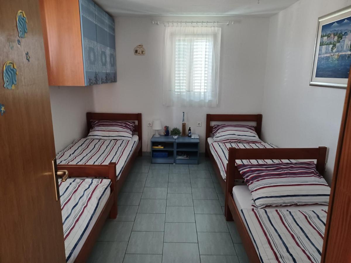 Apartmani Jakovljevic Murter Exterior foto